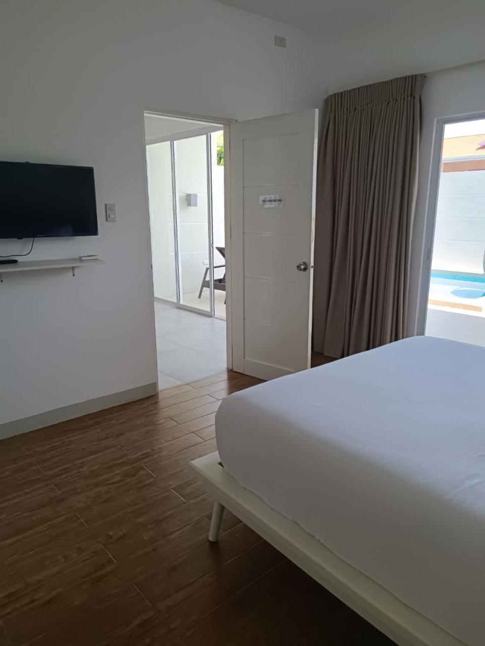 Pineale Villas, Resort And Spa Панглао Екстериор снимка